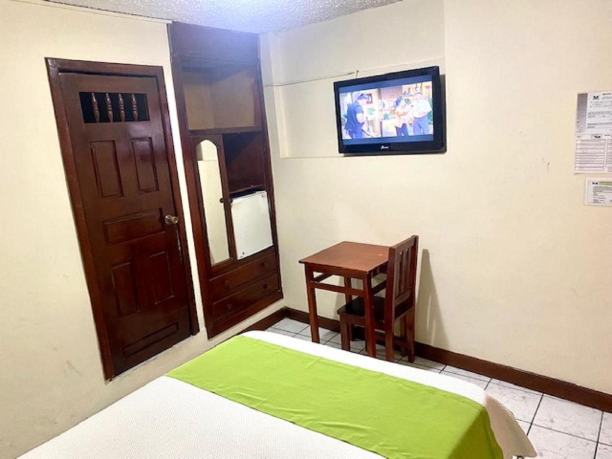 Hotel D'Mario Lago Agrio ภายนอก รูปภาพ