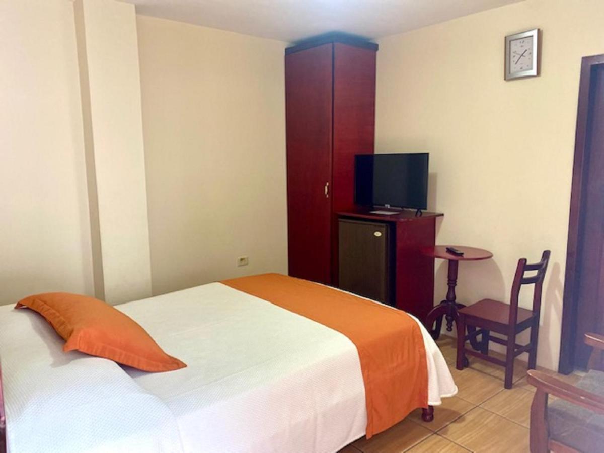 Hotel D'Mario Lago Agrio ภายนอก รูปภาพ