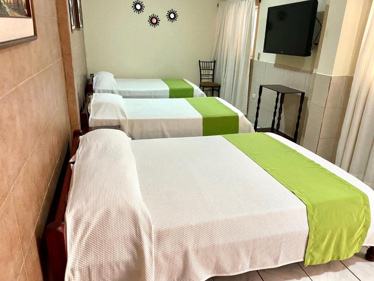 Hotel D'Mario Lago Agrio ภายนอก รูปภาพ