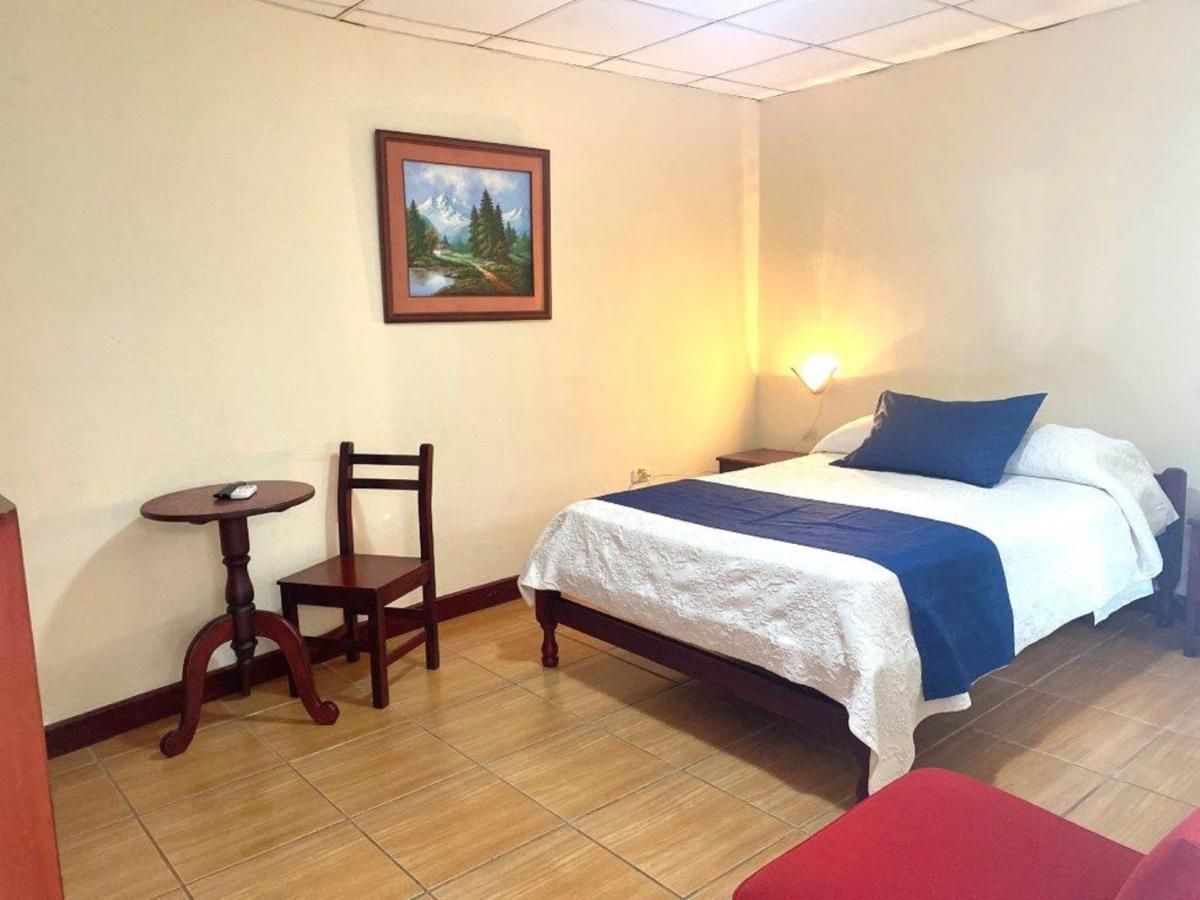Hotel D'Mario Lago Agrio ภายนอก รูปภาพ